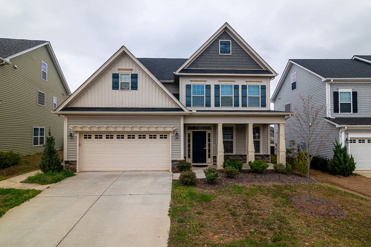 ELUX Professional Garage Door Solutions